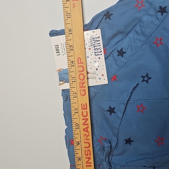 NWT Feeling Festive Ladies Stars Shorts SZ L Red And Blue - Picture 5 of 9